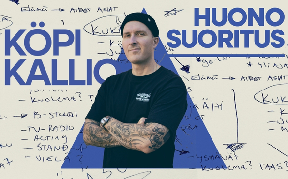 Mies seisoo kuvan keskellä käsivarret ristissä ja katsoo kameraan. Taustalla käsikirjoitettua muistiinpanoja sekä teksti: 